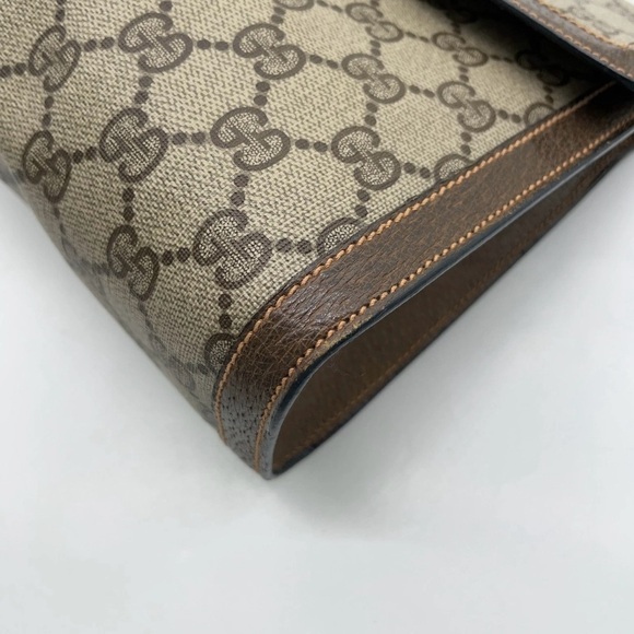 Auth Gucci GG Supreme Sherry Line
PVC Clutch Bag - Picture 9 of 16